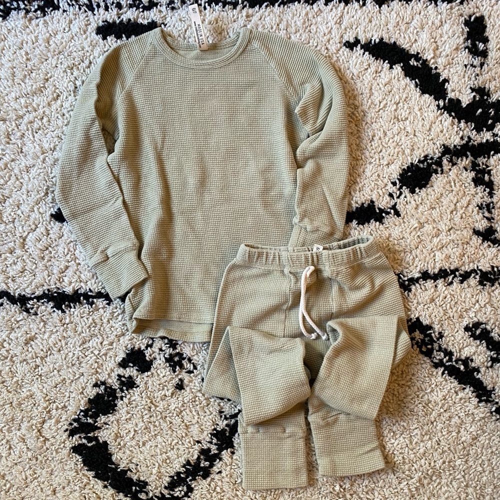 Childhoods Clothing waffle set size 6/7